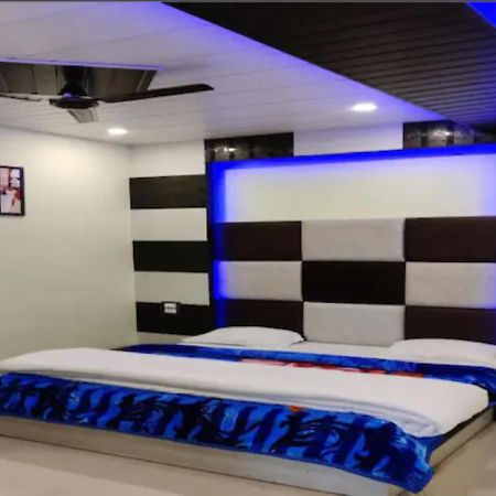 Oak Wood Homestay Banikhet ダルハウジ エクステリア 写真