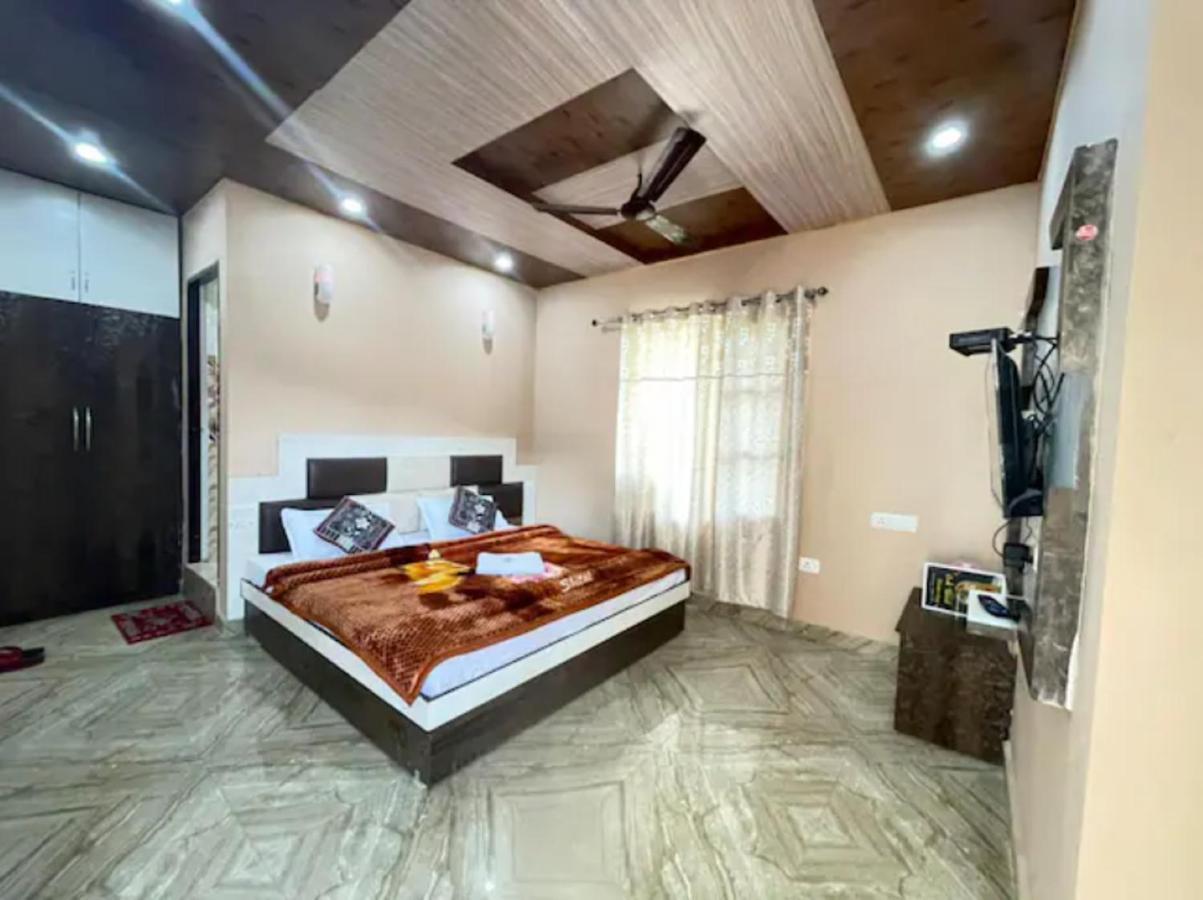 Oak Wood Homestay Banikhet ダルハウジ エクステリア 写真