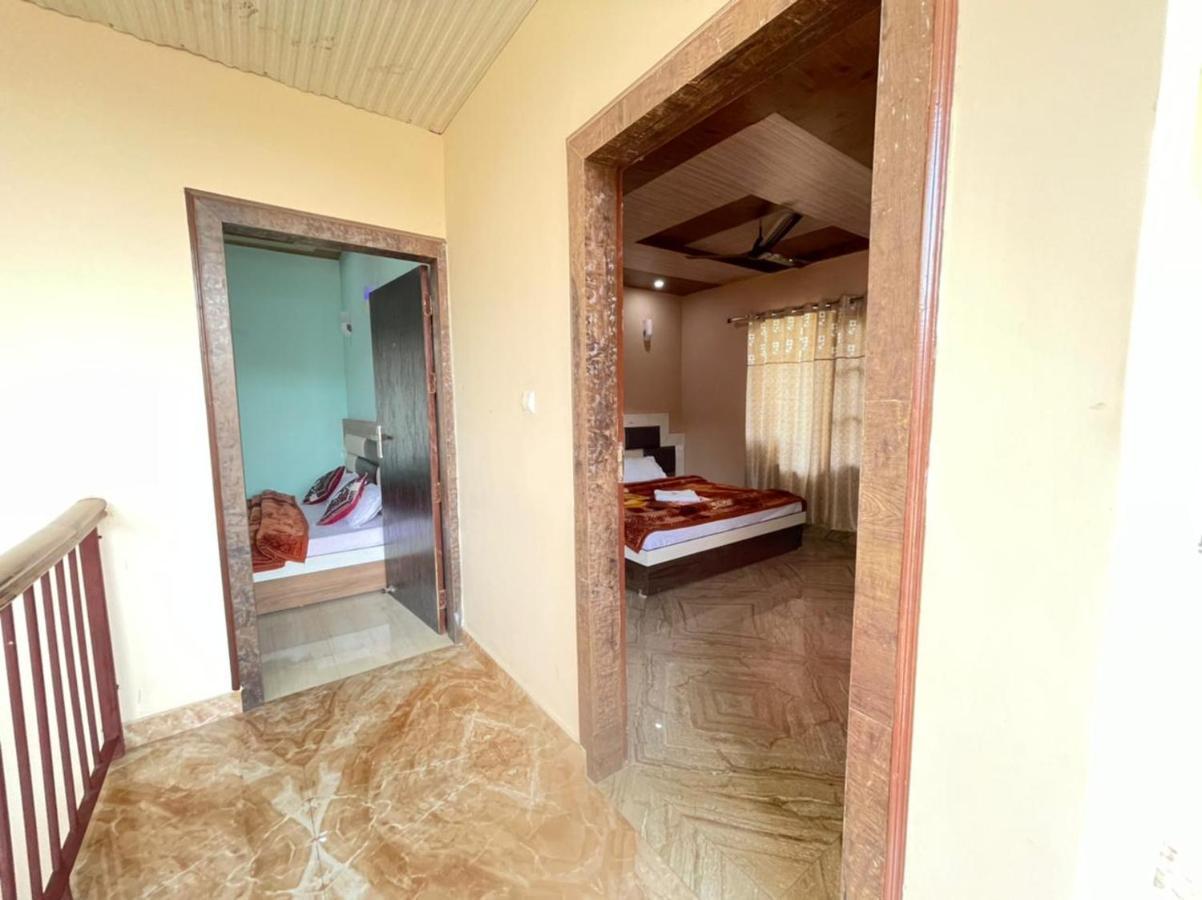 Oak Wood Homestay Banikhet ダルハウジ エクステリア 写真